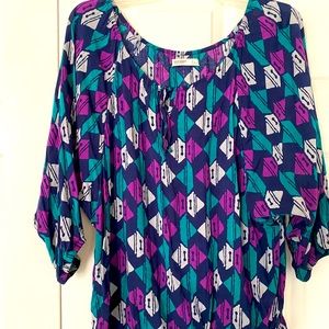 Old Navy geometric peasant blouse